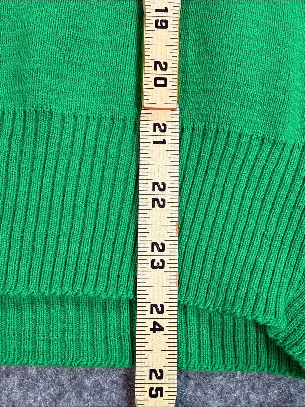Vintage Blarney Castle Ireland Green V-Neck Shamrock Sweater Size S - Picture 11 of 13